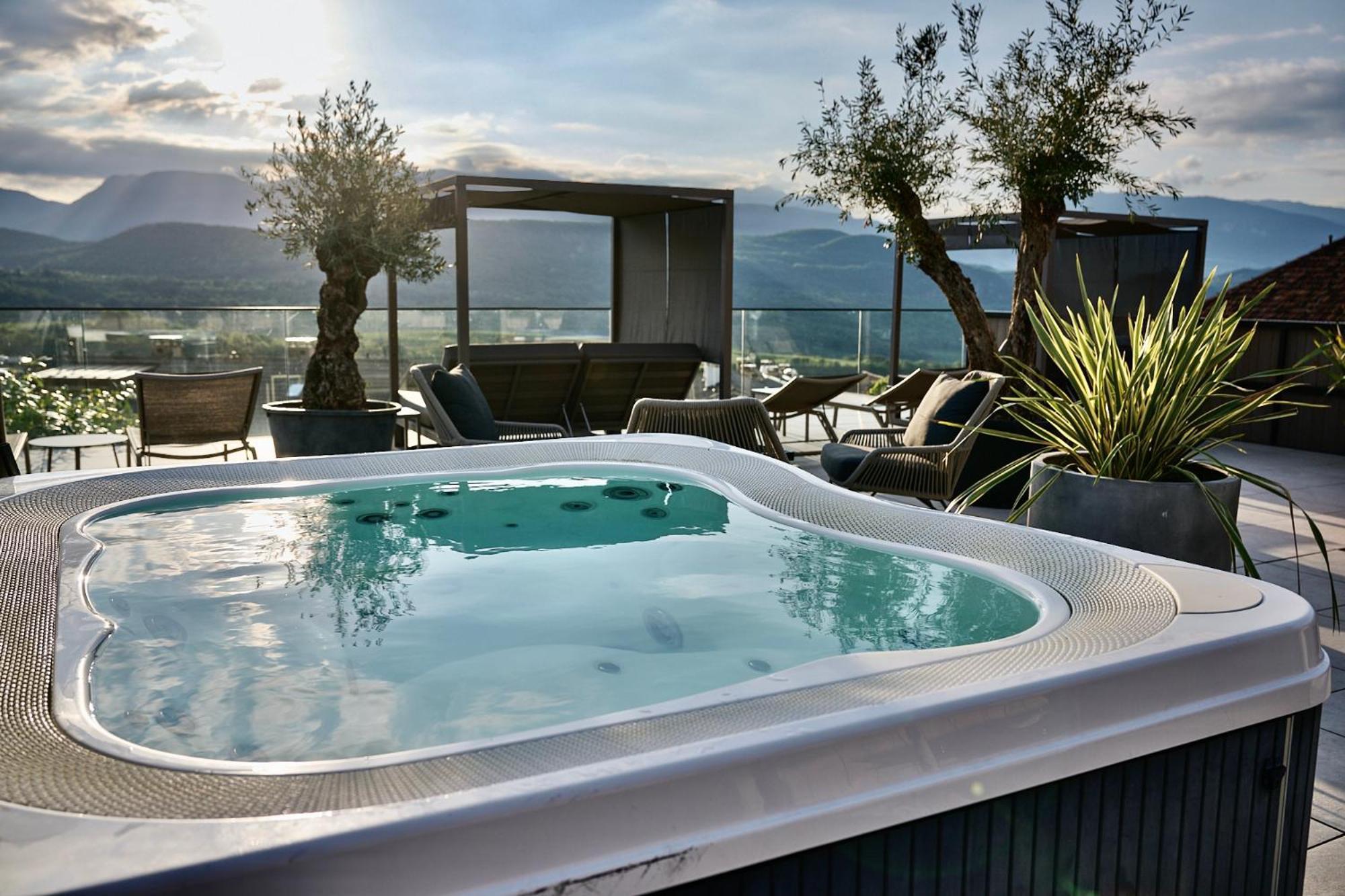 Das Panorama Designhotel Caldaro Exterior foto